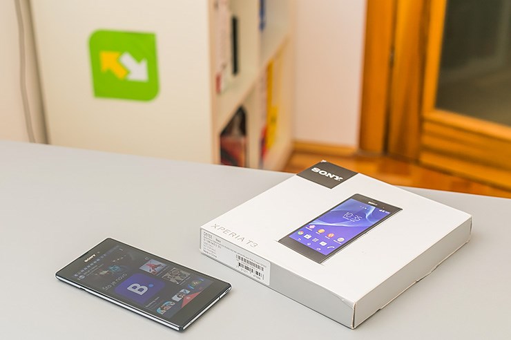 Sony Xperia T3 (2).jpg